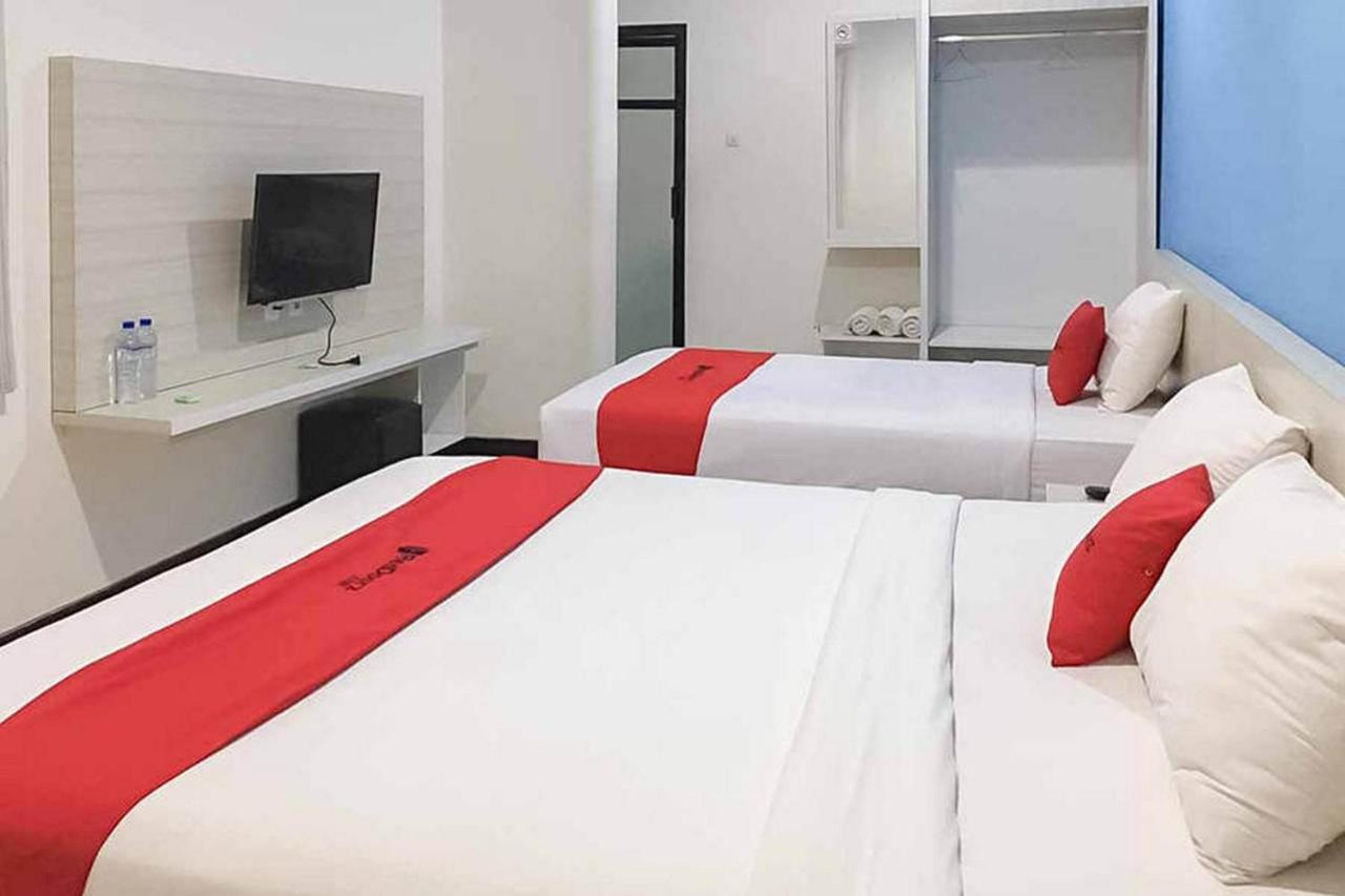 Reddoorz Plus At Panorama Villas Batu バトゥ エクステリア 写真