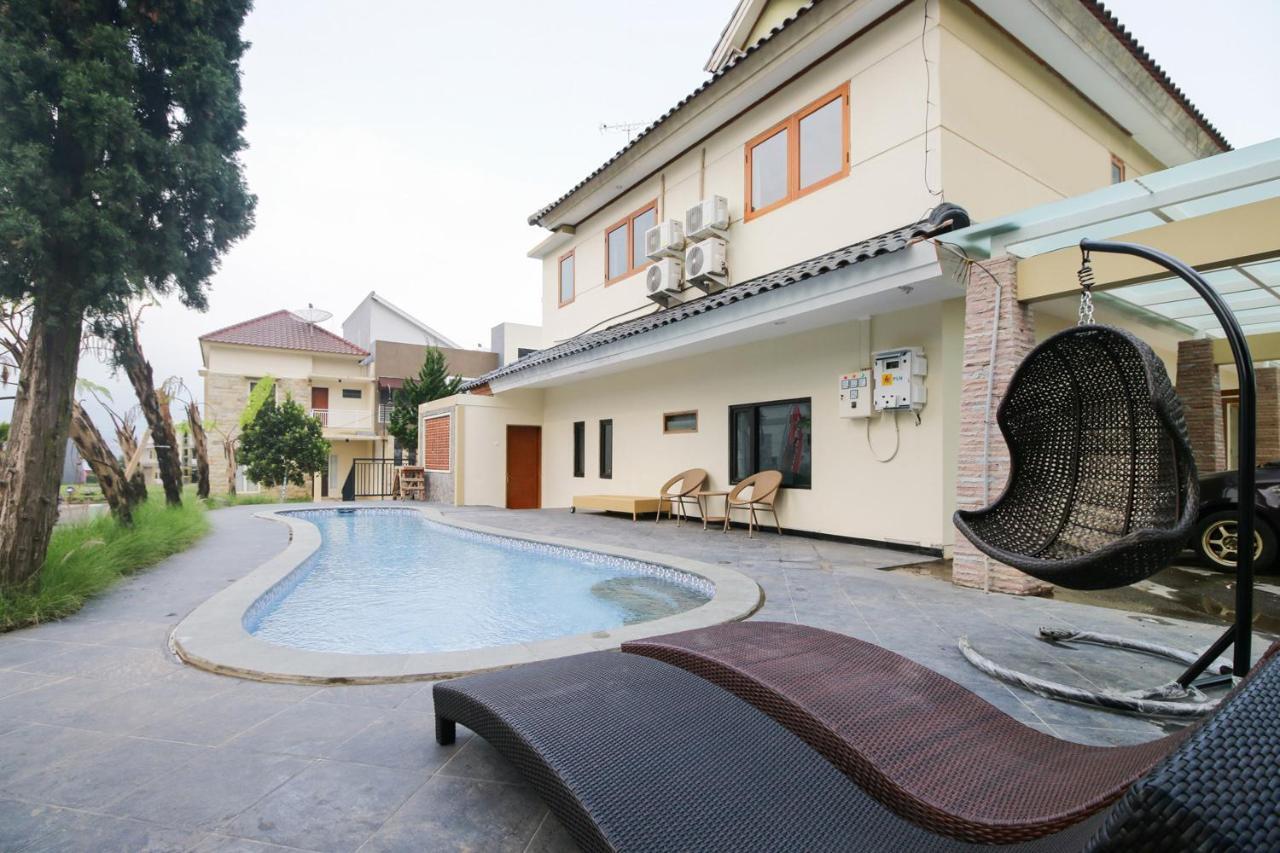 Reddoorz Plus At Panorama Villas Batu バトゥ エクステリア 写真